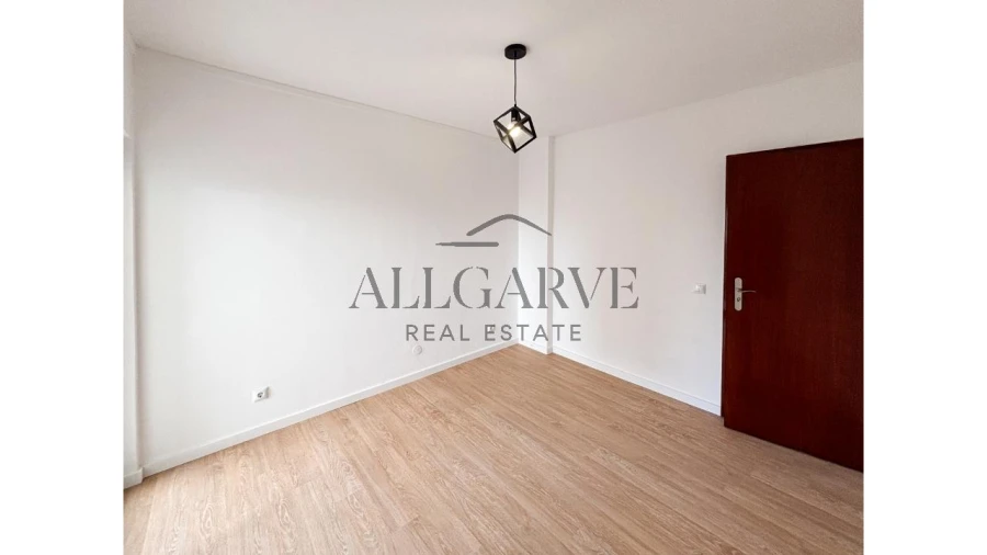 Apartamento T2 para Arrendamento em Portimão Foto 17