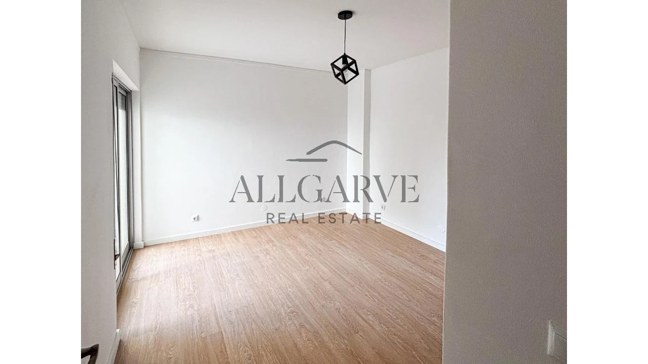 Apartamento T2 para Arrendamento em Portimão Foto 9