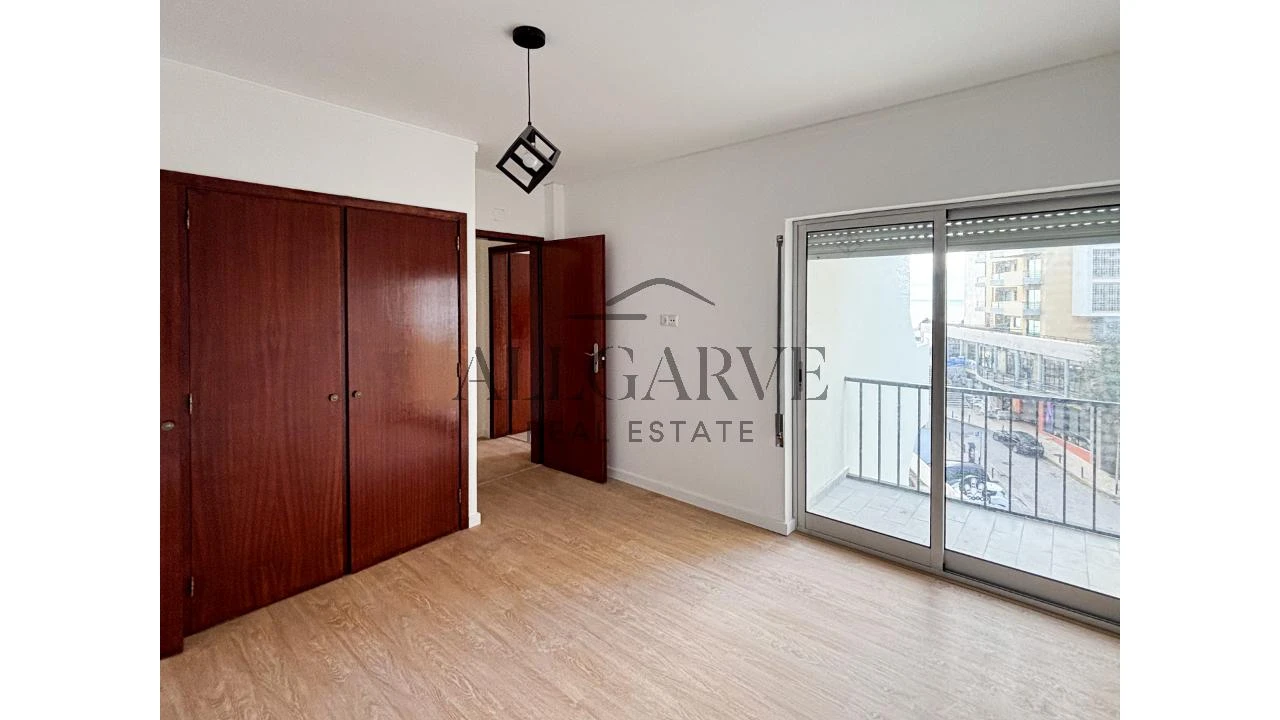 Apartamento T2 para Arrendamento em Portimão Foto 10