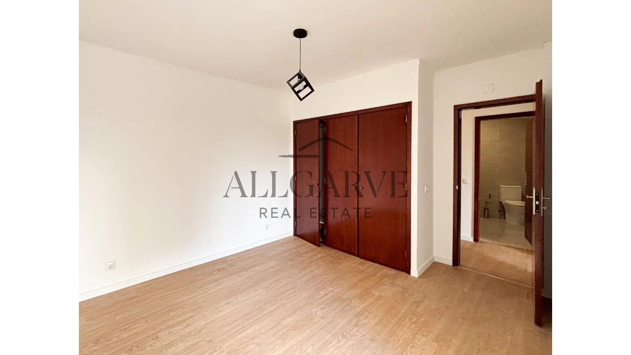 Apartamento T2 para Arrendamento em Portimão Foto 11