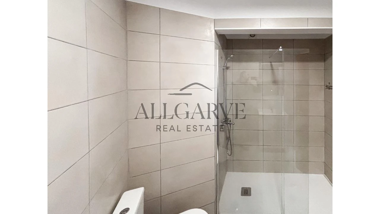 Apartamento T2 para Arrendamento em Portimão Foto 13