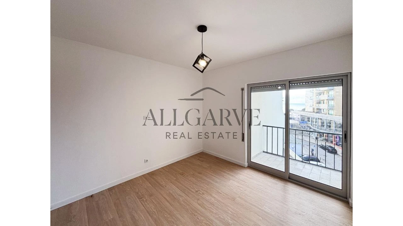 Apartamento T2 para Arrendamento em Portimão Foto 16