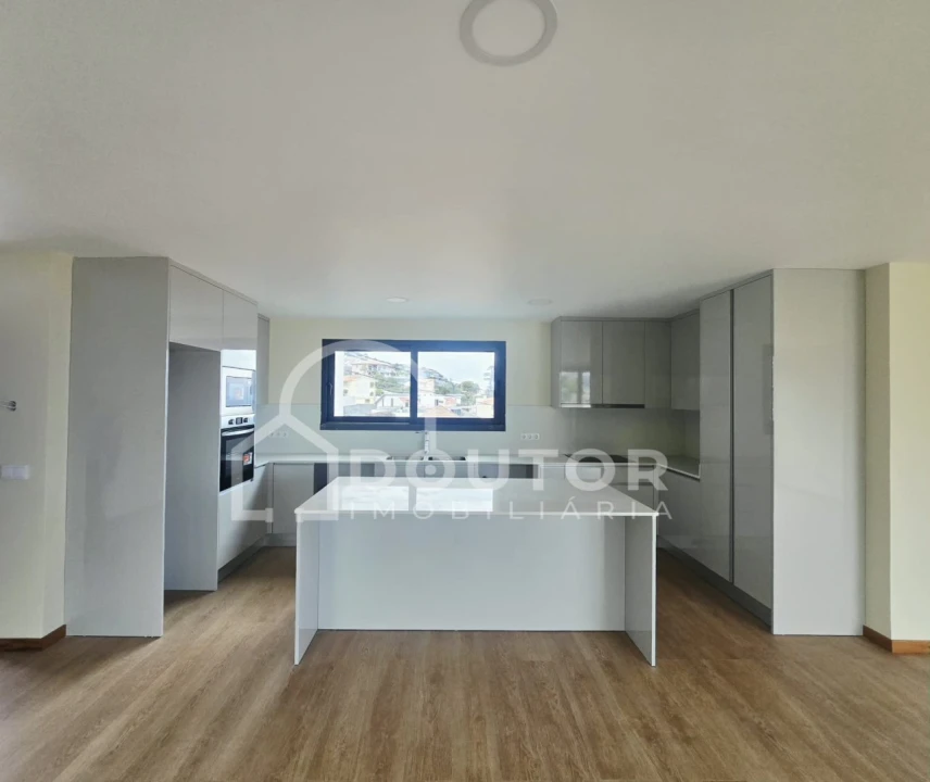 Apartamento T2 para Venda em Funchal (Santa Maria Maior) Foto 3