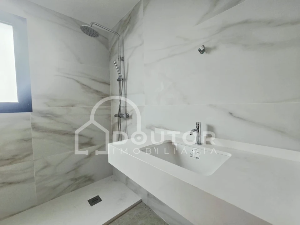 Apartamento T2 para Venda em Funchal (Santa Maria Maior) Foto 10