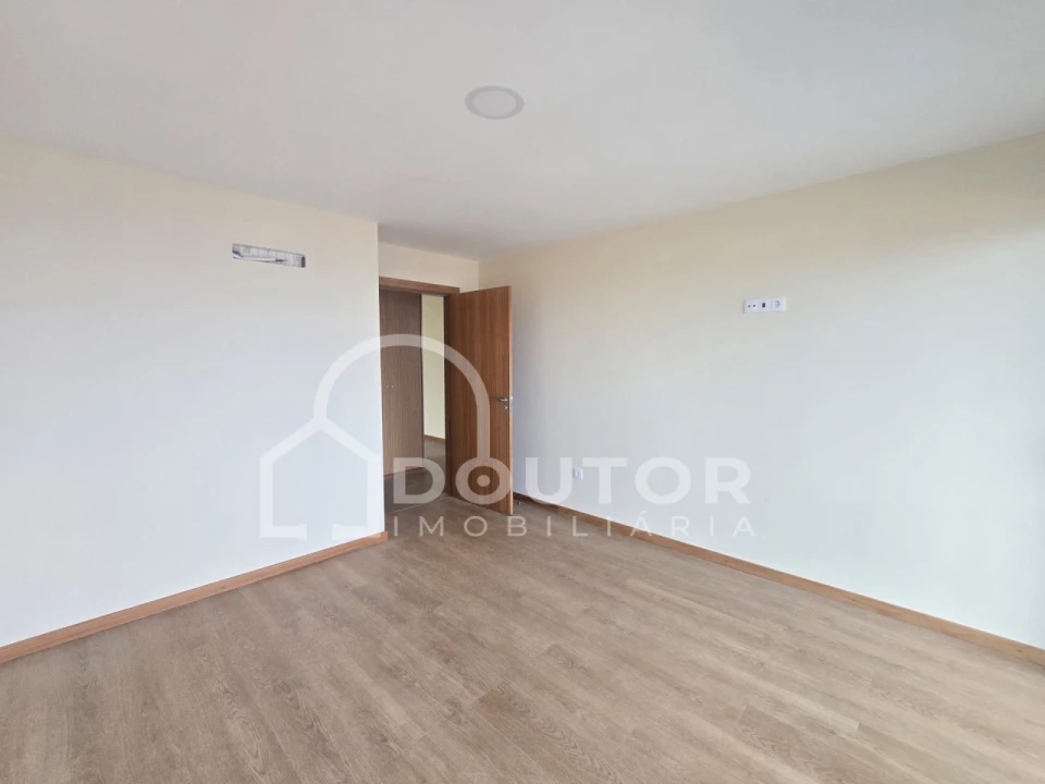Apartamento T2 para Venda em Funchal (Santa Maria Maior) Foto 11