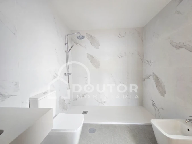 Apartamento T2 para Venda em Funchal (Santa Maria Maior) Foto 8