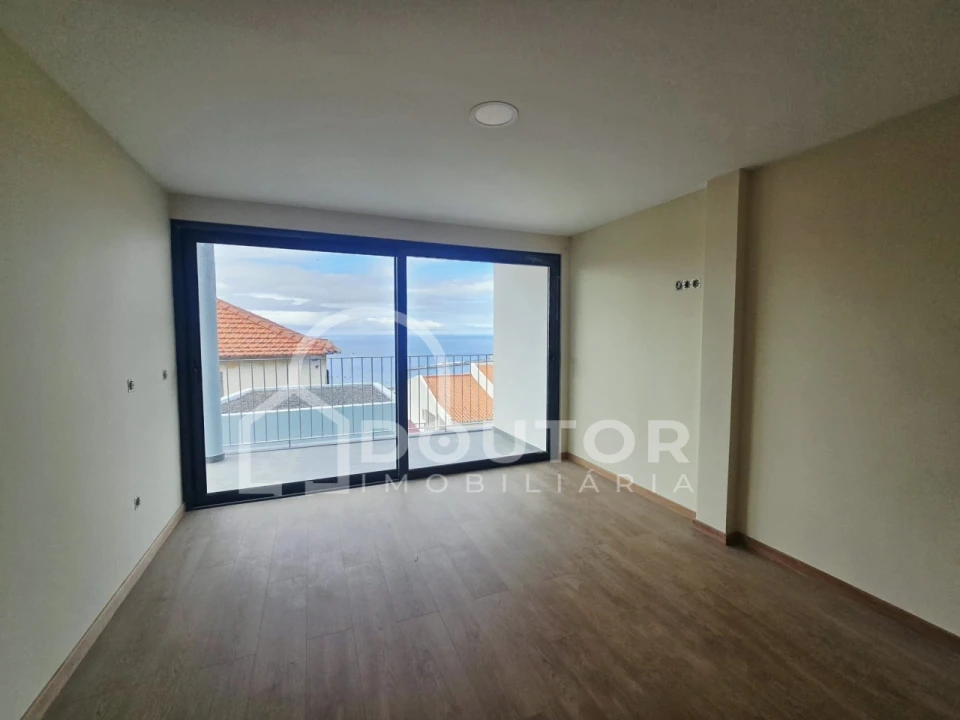 Apartamento T2 para Venda em Funchal (Santa Maria Maior) Foto 2