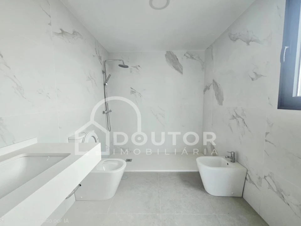 Apartamento T2 para Venda em Funchal (Santa Maria Maior) Foto 3