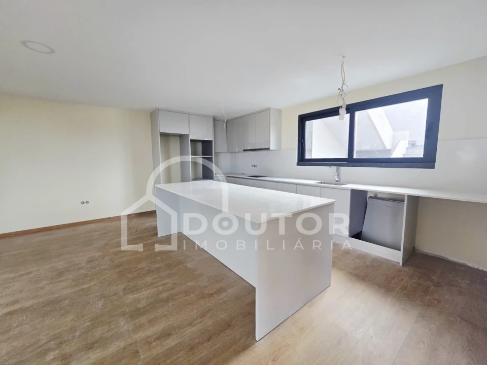 Apartamento T2 para Venda em Funchal (Santa Maria Maior) Foto 16