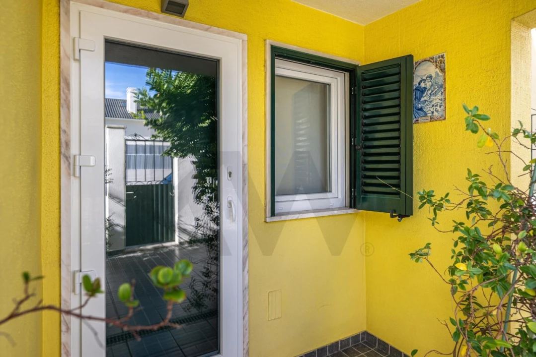 Moradia T3 para Venda em Carnaxide e Queijas Foto 7