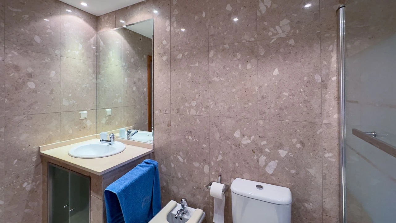 Apartamento T2 para Arrendamento em Arcozelo Foto 8