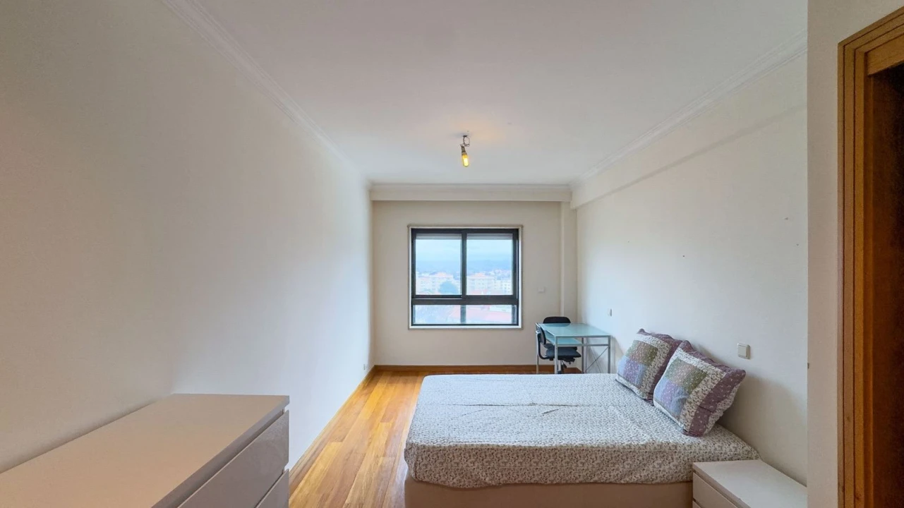 Apartamento T2 para Arrendamento em Arcozelo Foto 14