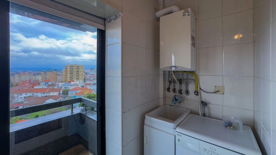 Apartamento T2 para Arrendamento em Arcozelo Foto 16