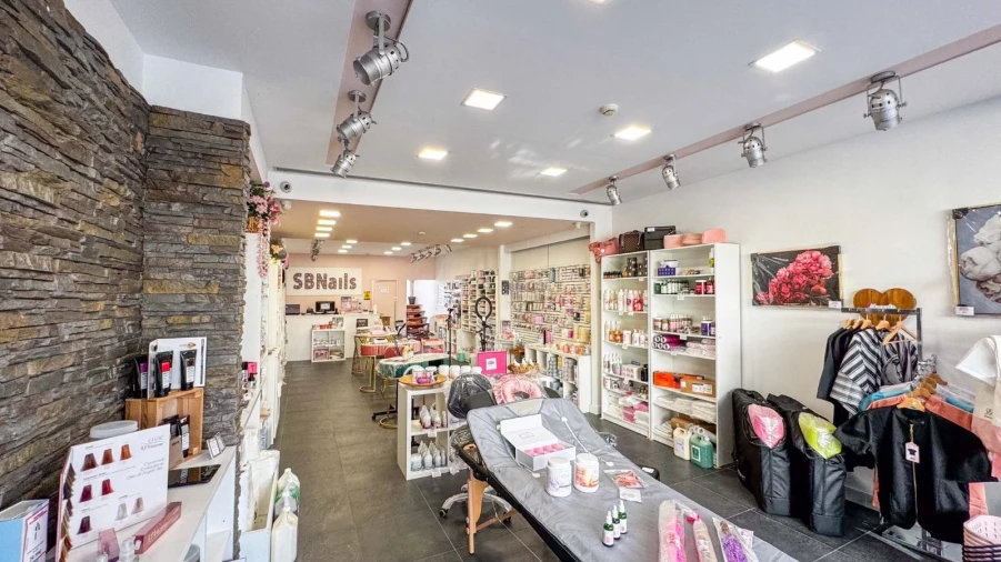 Loja para Arrendamento em Arcozelo Foto 3