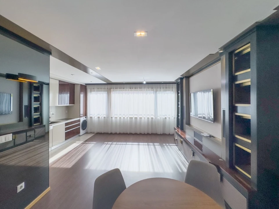 Apartamento T1 para Arrendamento em Arcozelo Foto 5