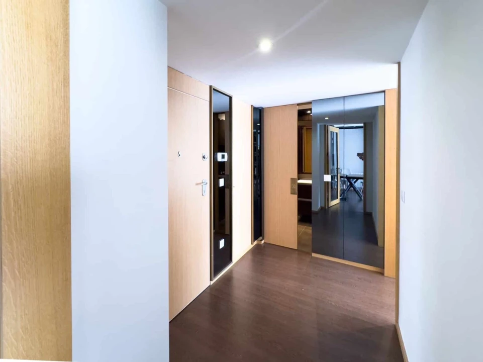 Apartamento T1 para Arrendamento em Arcozelo Foto 11