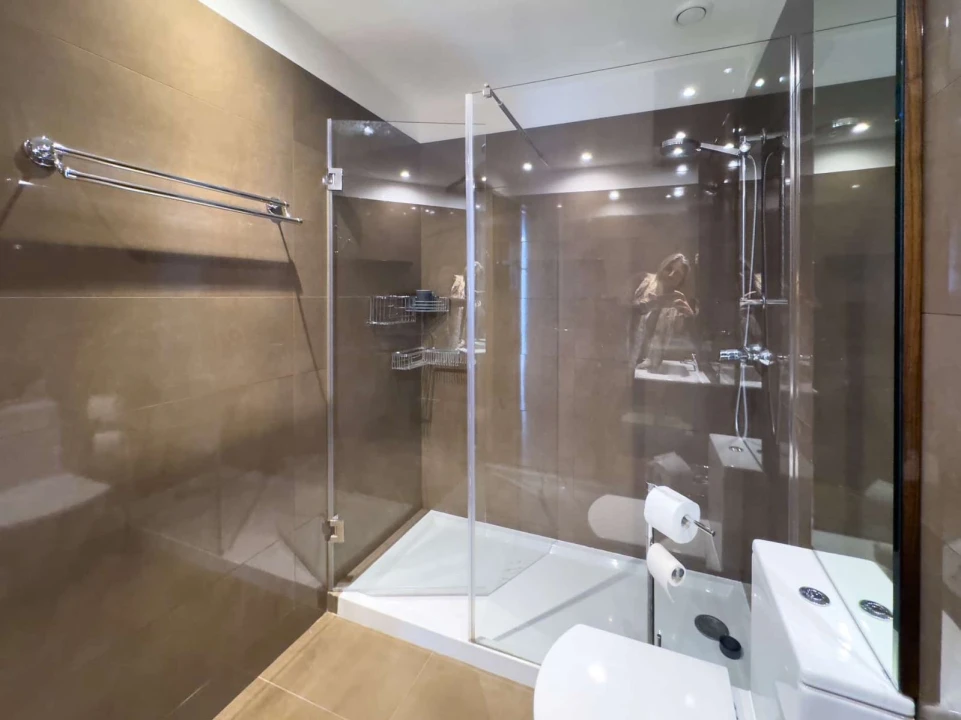 Apartamento T1 para Arrendamento em Arcozelo Foto 16