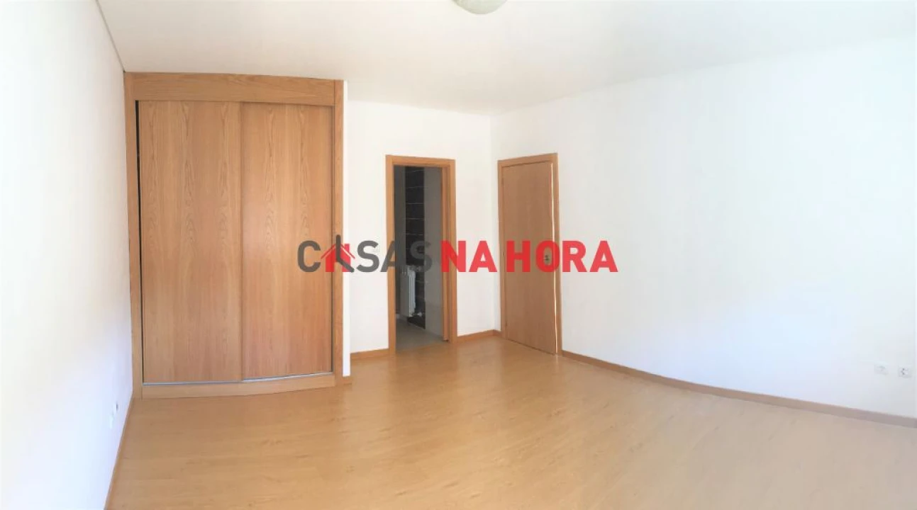 Apartamento T3 para Arrendamento em Viseu Foto 4