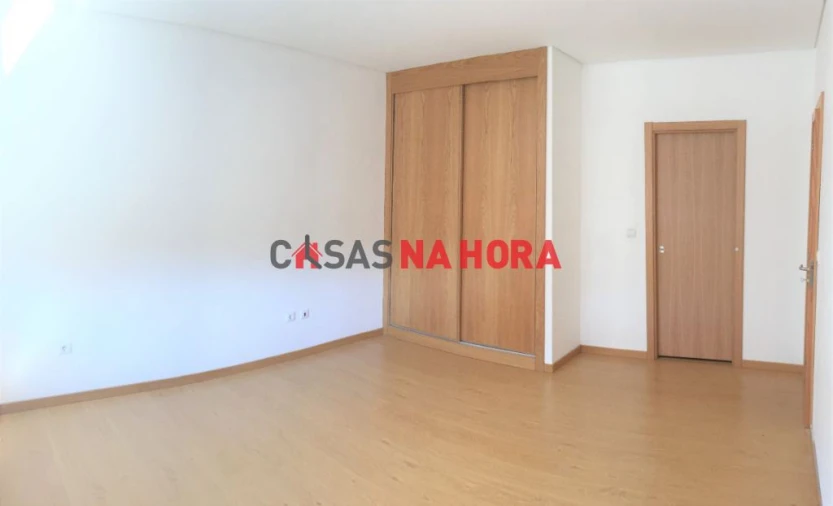 Apartamento T3 para Arrendamento em Viseu Foto 5