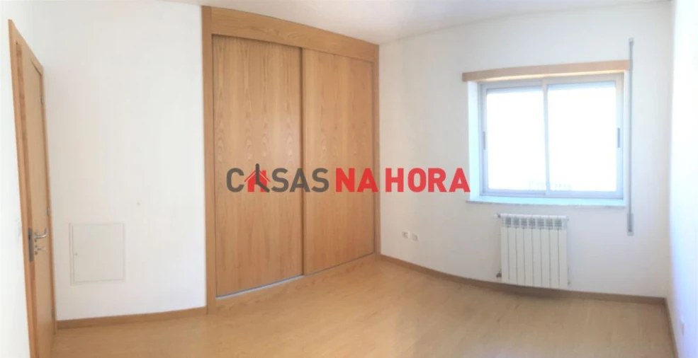 Apartamento T3 para Arrendamento em Viseu Foto 6