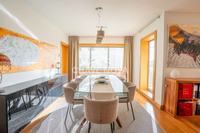 Apartamento T3 para Venda em Lordelo do Ouro e Massarelos