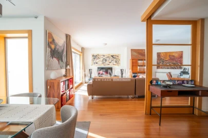 Apartamento T3 para Venda em Lordelo do Ouro e Massarelos