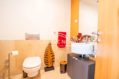 Apartamento T3 para Venda em Lordelo do Ouro e Massarelos