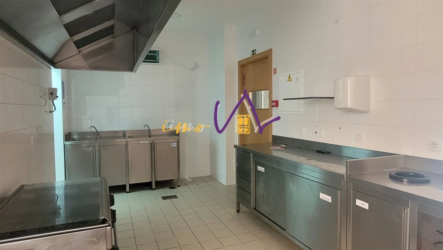 Moradia T9 para Venda em Buarcos Foto 17