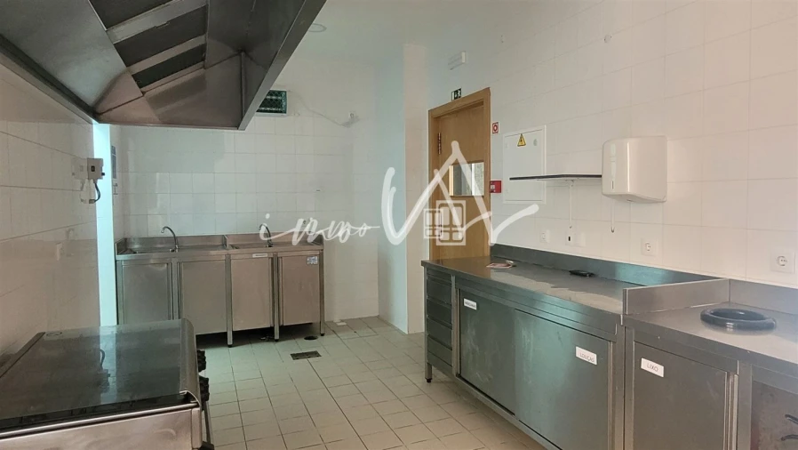 Moradia T9 para Venda em Buarcos Foto 17