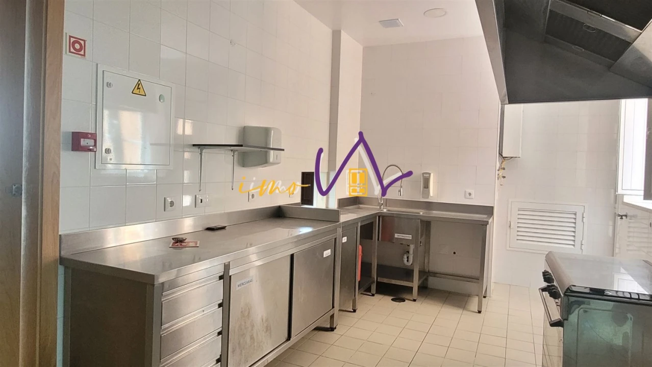 Moradia T9 para Venda em Buarcos Foto 16