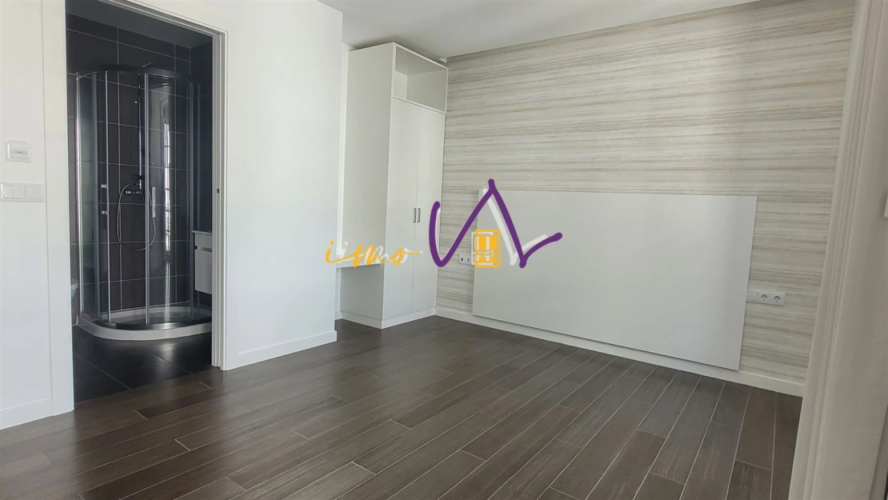 Moradia T9 para Venda em Buarcos Foto 42