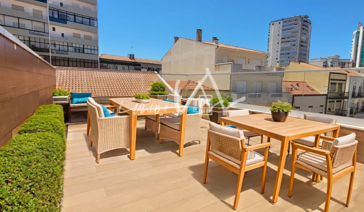 Moradia T9 para Venda em Buarcos Foto 1