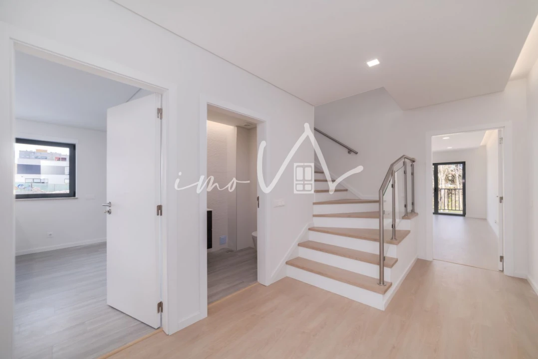 Moradia T4 para Venda em Tavarede Foto 19