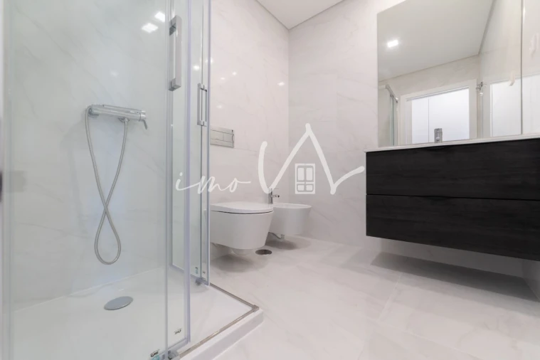 Moradia T4 para Venda em Tavarede Foto 23