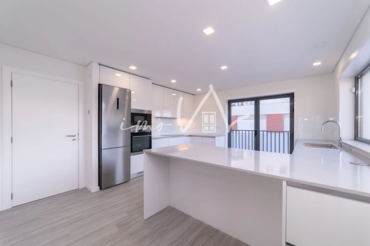 Moradia T4 para Venda em Tavarede Foto 17