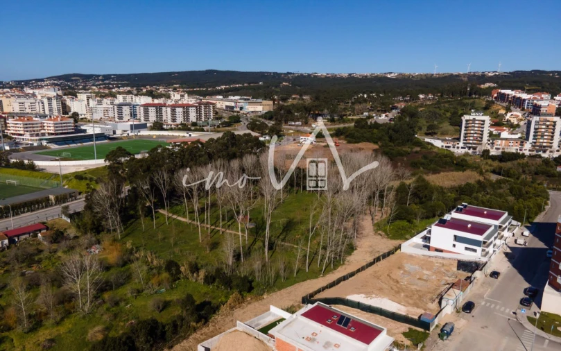 Moradia T4 para Venda em Tavarede Foto 10