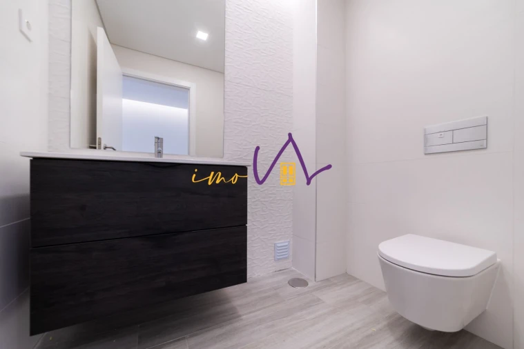 Moradia T4 para Venda em Tavarede Foto 20