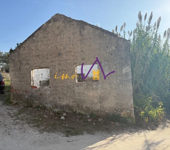 Moradia T1 para Venda em Tavarede Foto 1