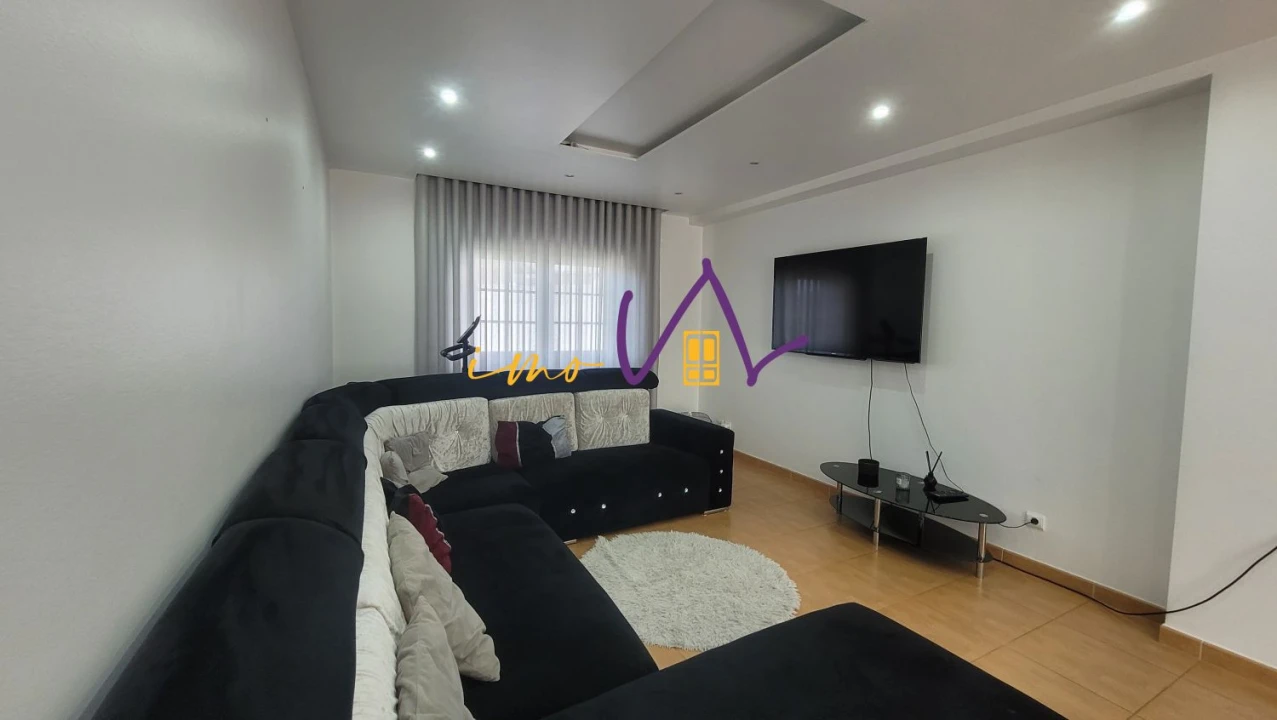 Moradia T4 para Venda em Tavarede Foto 11