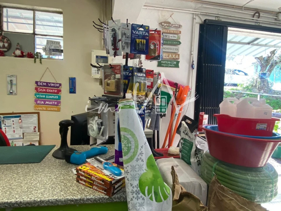 Loja para Trespasse em Souselas e Botão Foto 2