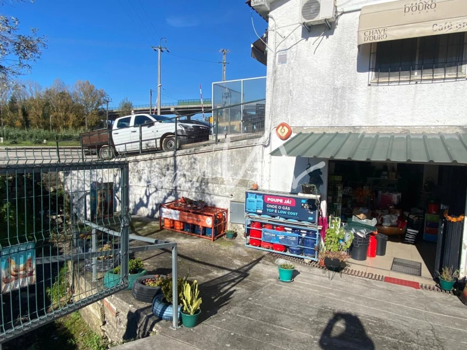 Loja para Trespasse em Souselas e Botão Foto 4