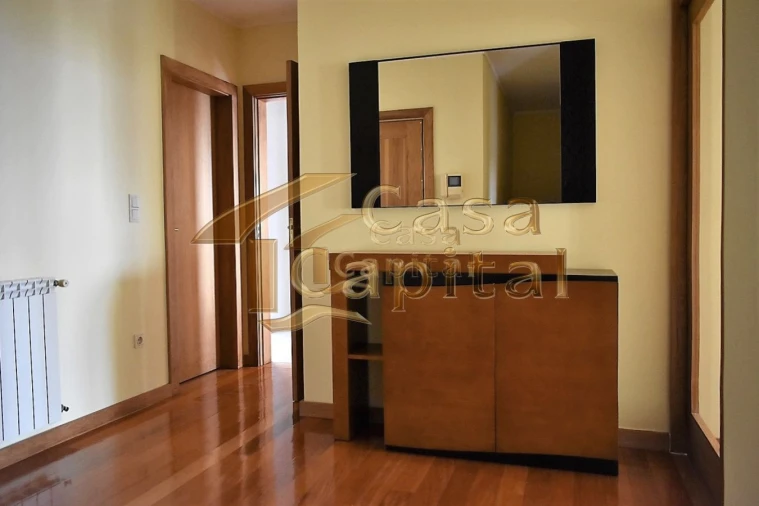 Apartamento T4 para Venda em Mateus Foto 5