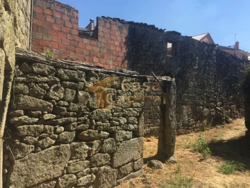 Moradia T3 para Venda em Mouçós e Lamares