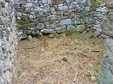 Moradia T3 para Venda em Mouçós e Lamares
