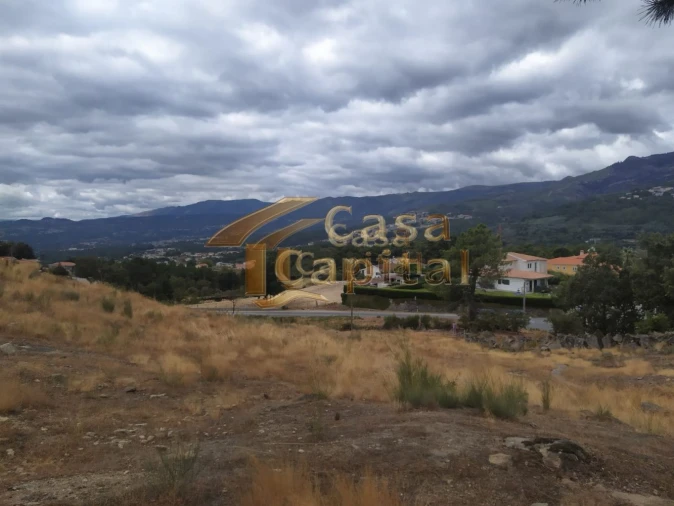 Terreno para Venda em Adoufe e Vilarinho de Samardã Foto 1
