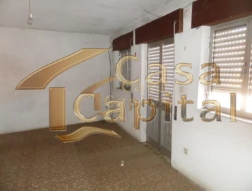Moradia T2 para Venda em Nogueira e Ermida