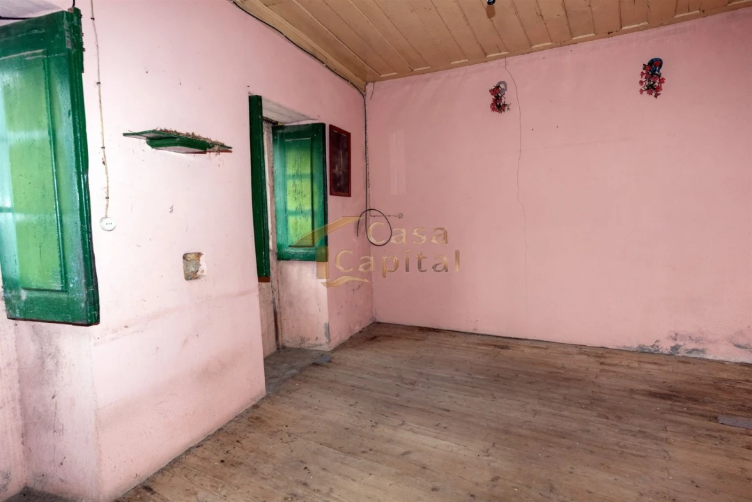 Moradia T3 para Venda em Abaças Foto 5