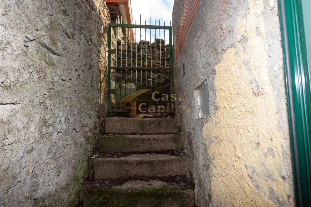 Moradia T3 para Venda em Abaças Foto 13