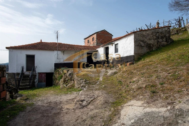 Moradia T2 para Venda em Mondrões Foto 1