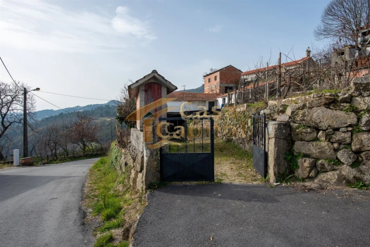 Moradia T2 para Venda em Mondrões Foto 2